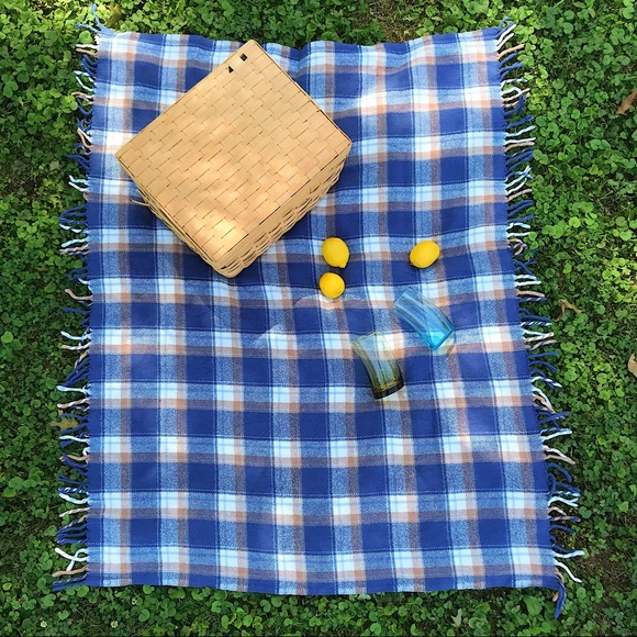 Vintage Faribo Plaid Blanket with Tassels - Picture 5 of 6